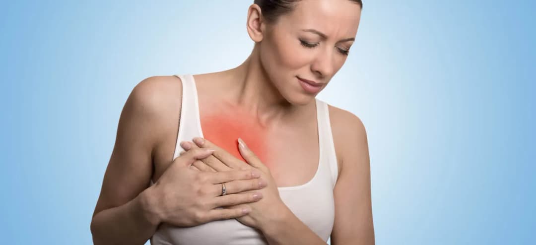 Ropień piersi – objawy, które mogą zaskoczyć i zmusić do konsultacji.