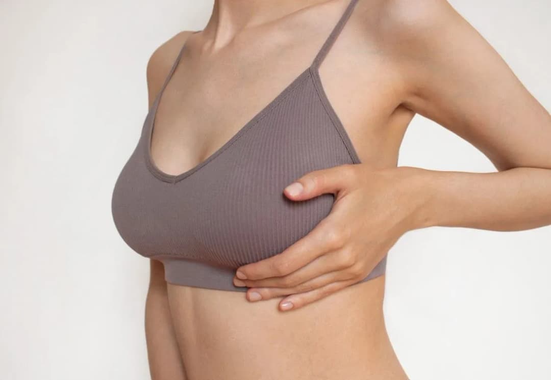 Jak rozmasować guzki w piersiach, aby uniknąć bólu i uzyskać ulgę