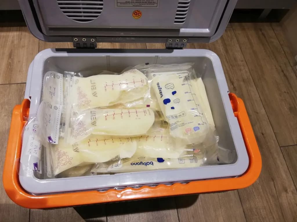 Jak zasuszyć pokarm w piersiach: skuteczne techniki i przechowywanie mleka