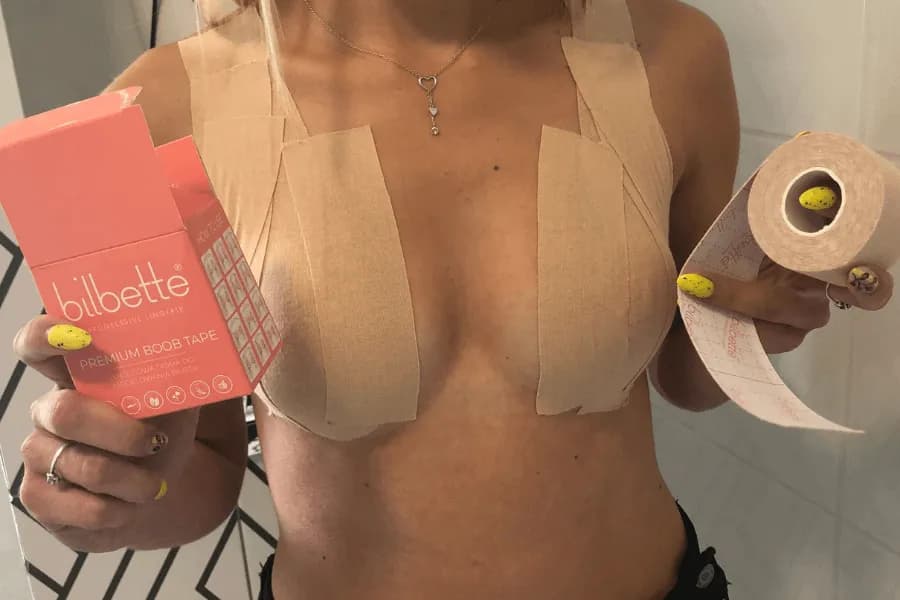 Jaką taśmę do biustu wybrać? 5 najważniejszych cech idealnego produktu